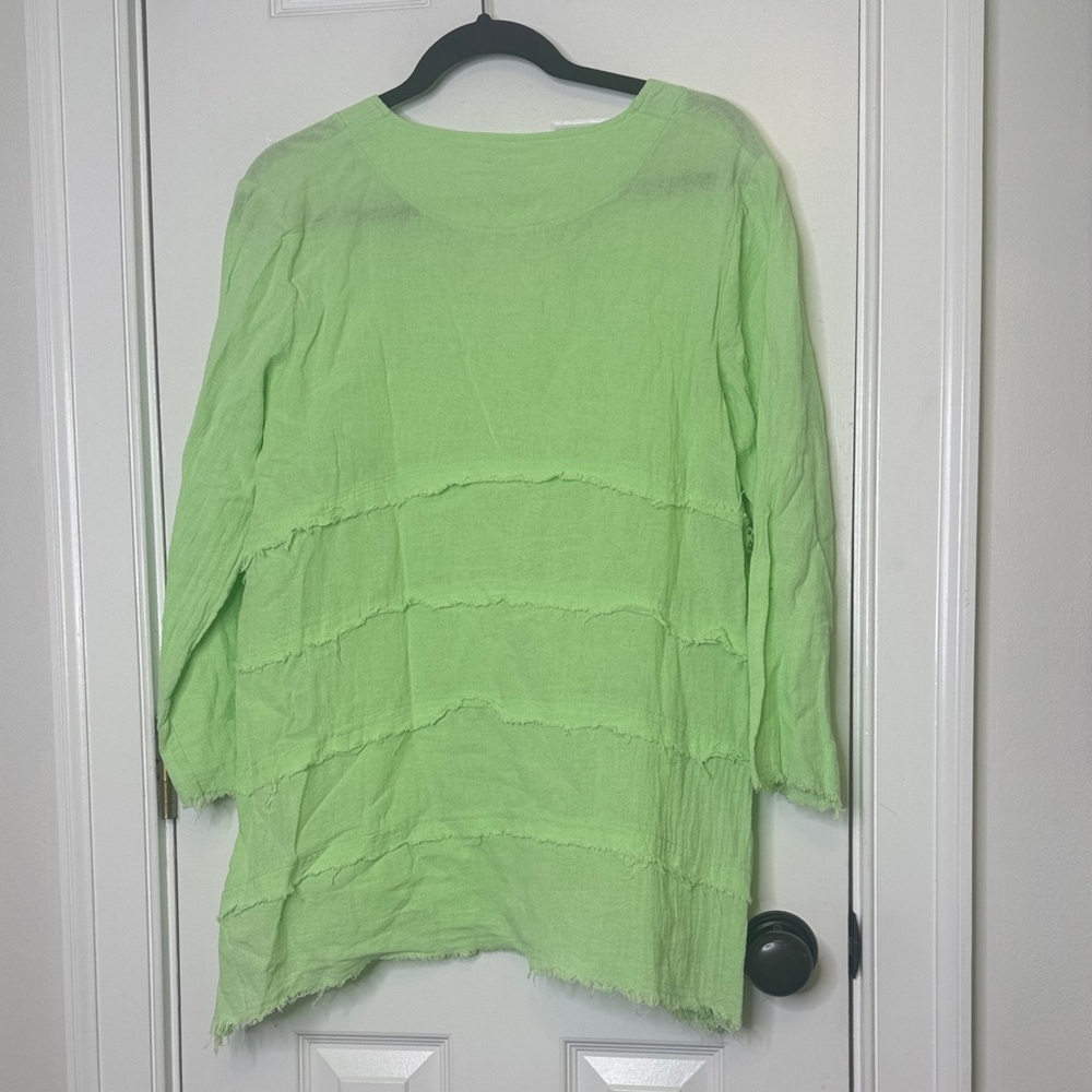 Lulu-B 100% Cotton Light Green Sharkbite Raw Hem Top M - Picture 7 of 7
